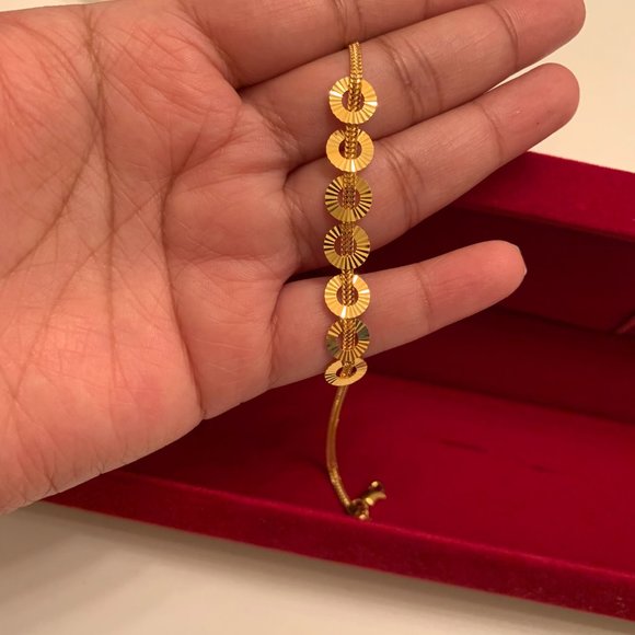 Women gold bracelet - Picture 1 of 2